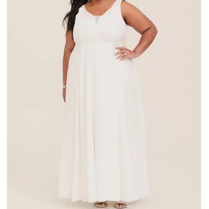 BNWT Under $100 Ivory Simple, Wedding, Prom, Graduation, Dress with pockets